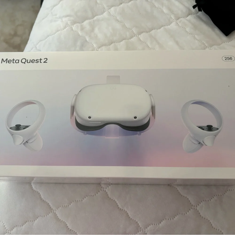 Quest 2 Standalone VR Headset - White